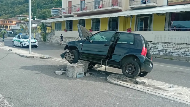 Turista polacca investita sul lungolago: paura a Sale Marasino...