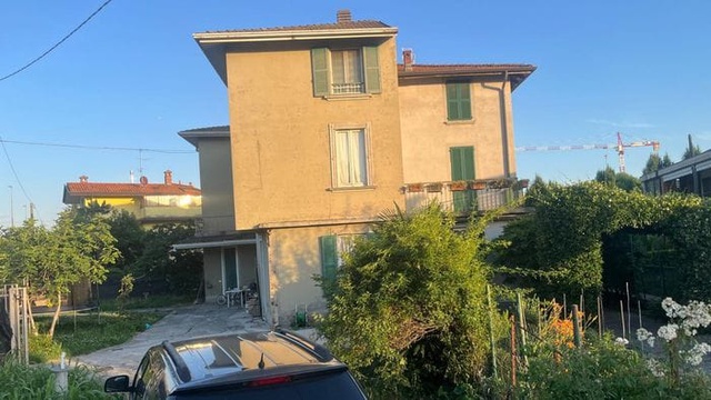 Ponte San Pietro, picchiato con una spranga nel cortile di casa: grave 34enne...