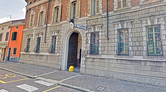 Casalmaggiore, minaccia il titolare e danneggia tavoli e sedie del bar: denunciato...